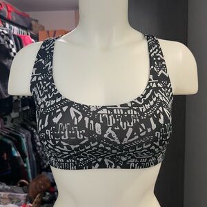 NWT Victoria Sport Gray & Black Patterned Strappy Sports Bra